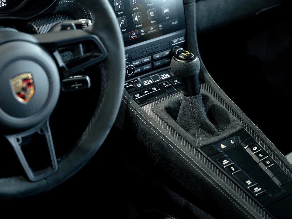 Porsche 718 Cayman GT4 RS - foto 12