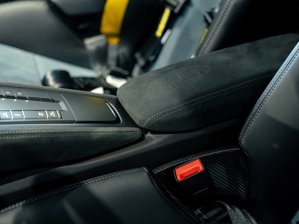 Porsche 718 Cayman GT4 RS - foto 15