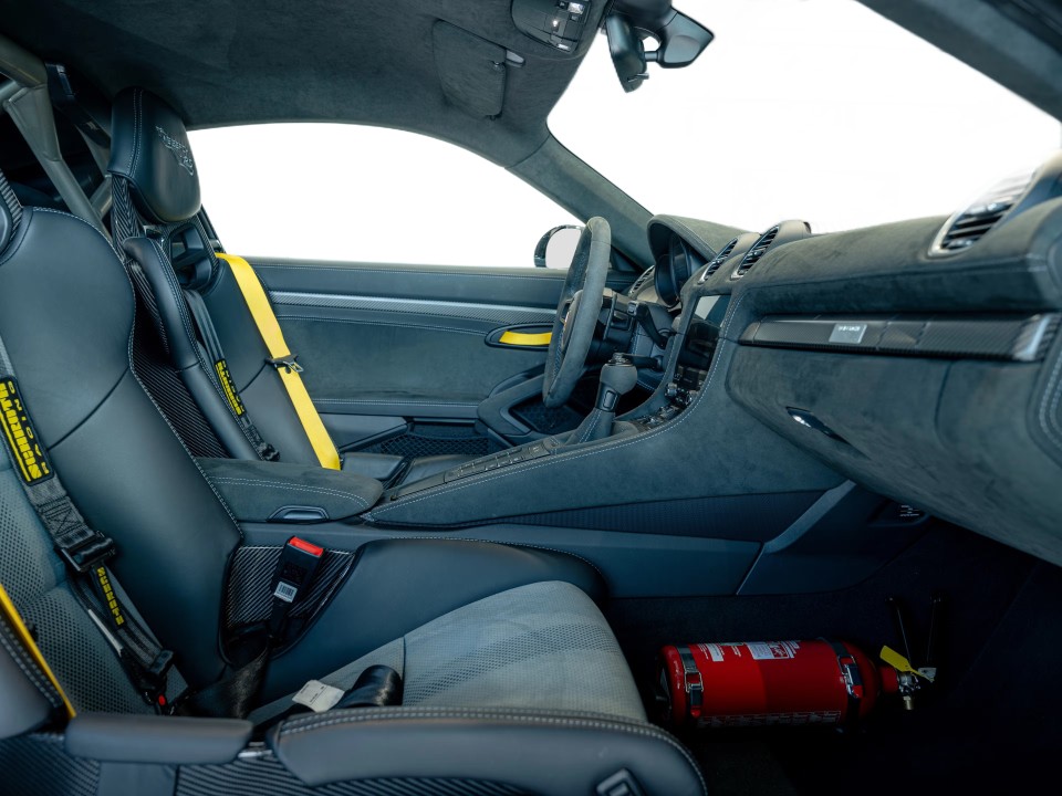 Porsche 718 Cayman GT4 RS - foto 9