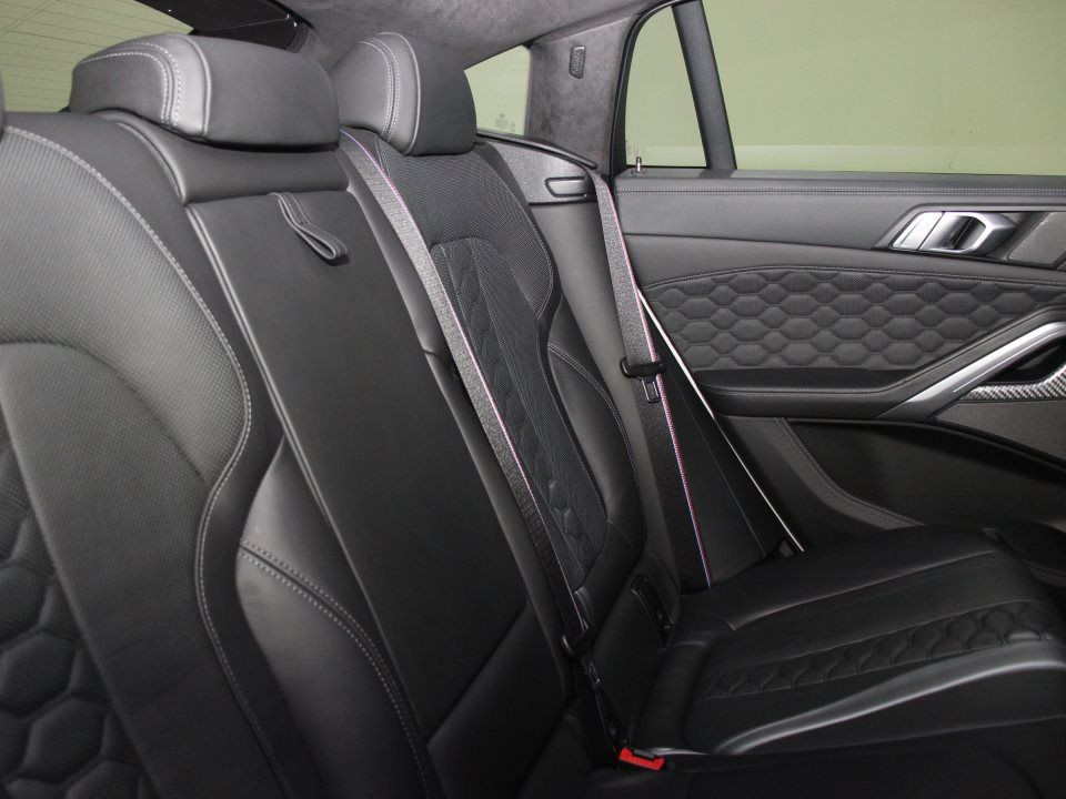 BMW X6 M Competition - foto 13