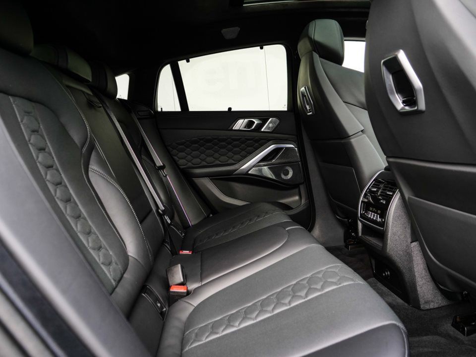 BMW X6 M Competition - foto 13