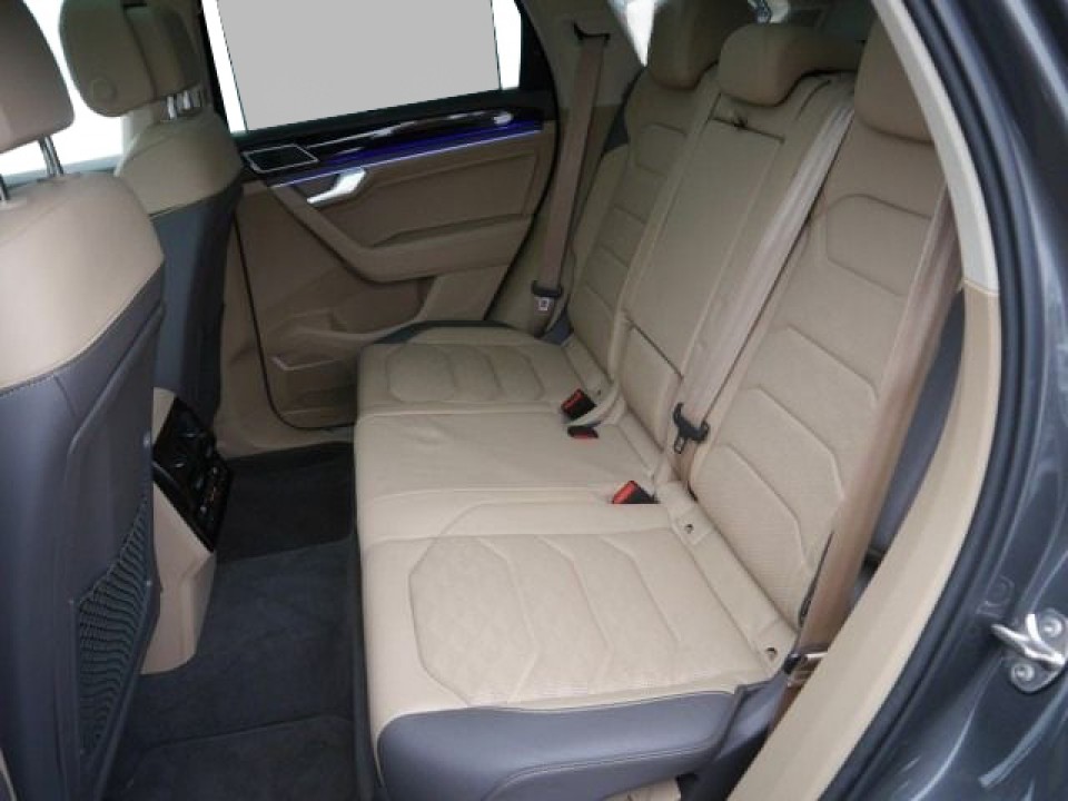 Volkswagen Touareg V6 TDI R-Line (4)