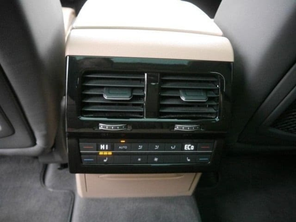 Volkswagen Touareg V6 TDI R-Line - foto 7