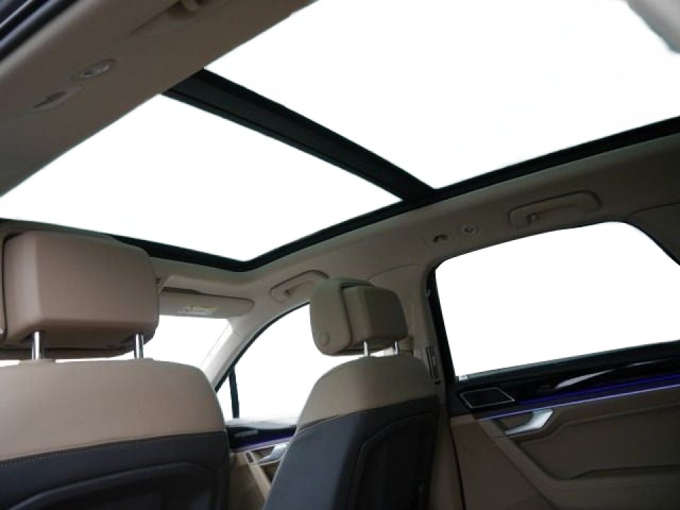 Volkswagen Touareg V6 TDI R-Line - foto 6