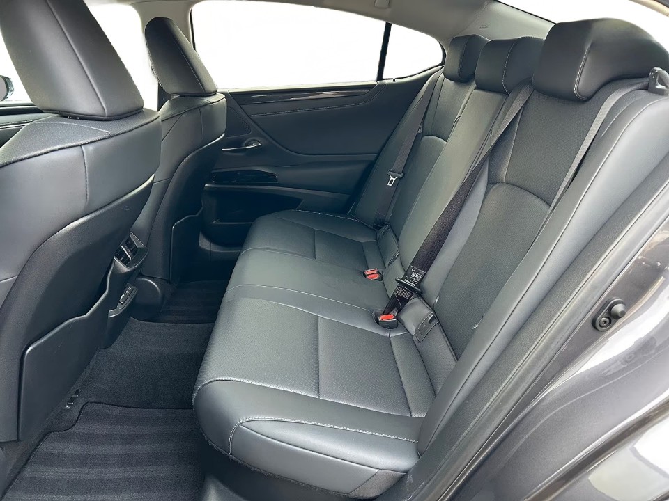 Lexus Seria ES 300h Style Edition - foto 24