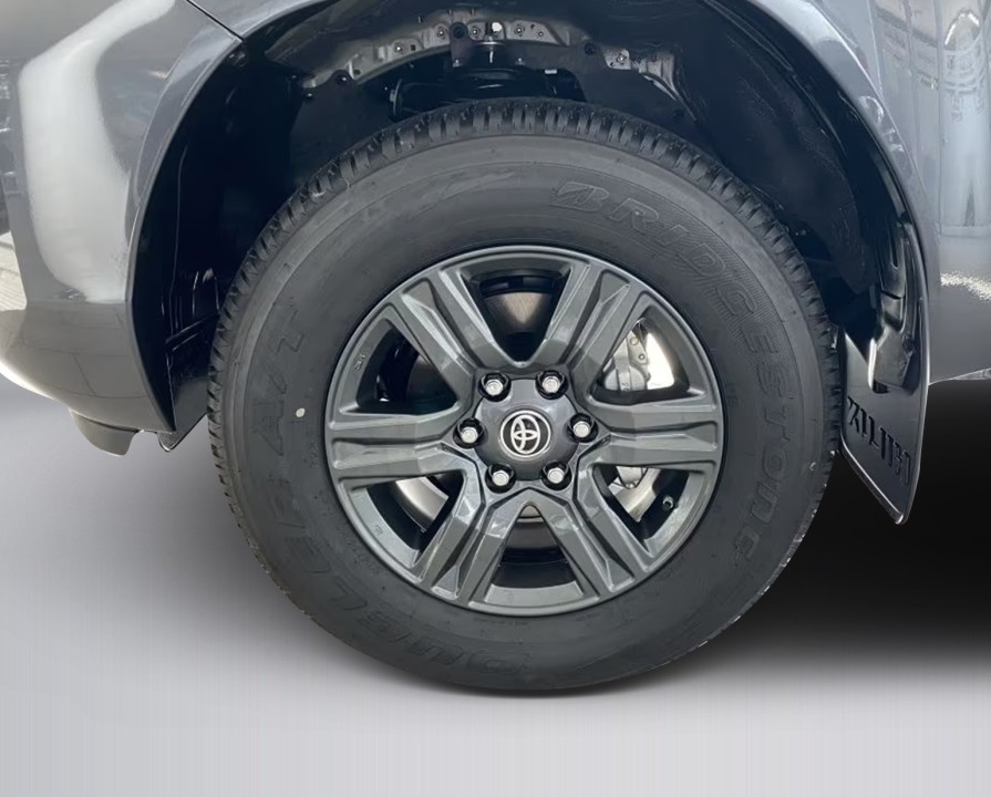 Toyota Hilux Double Cab (5)