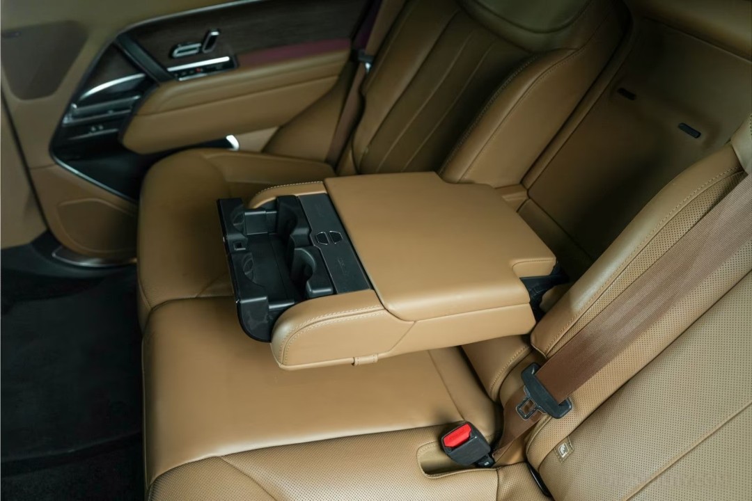 Land Rover Range Rover P440e SE - foto 32