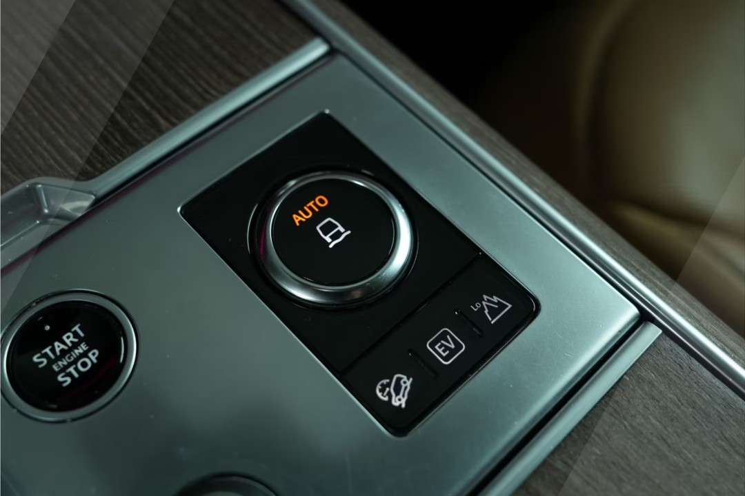 Land Rover Range Rover P440e SE - foto 18