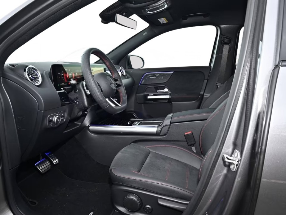 Mercedes-Benz GLA 180 AMG (5)