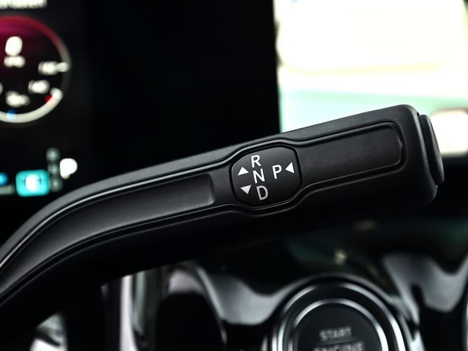 Mercedes-Benz GLA 180 AMG - foto 10