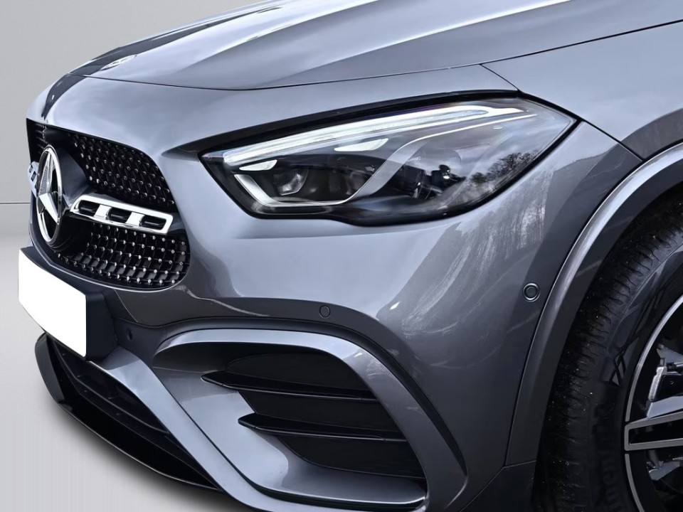 Mercedes-Benz GLA 180 AMG - foto 22