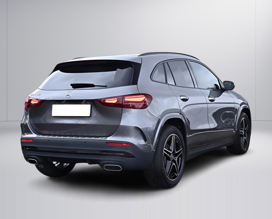 Mercedes-Benz GLA 180 AMG (2)