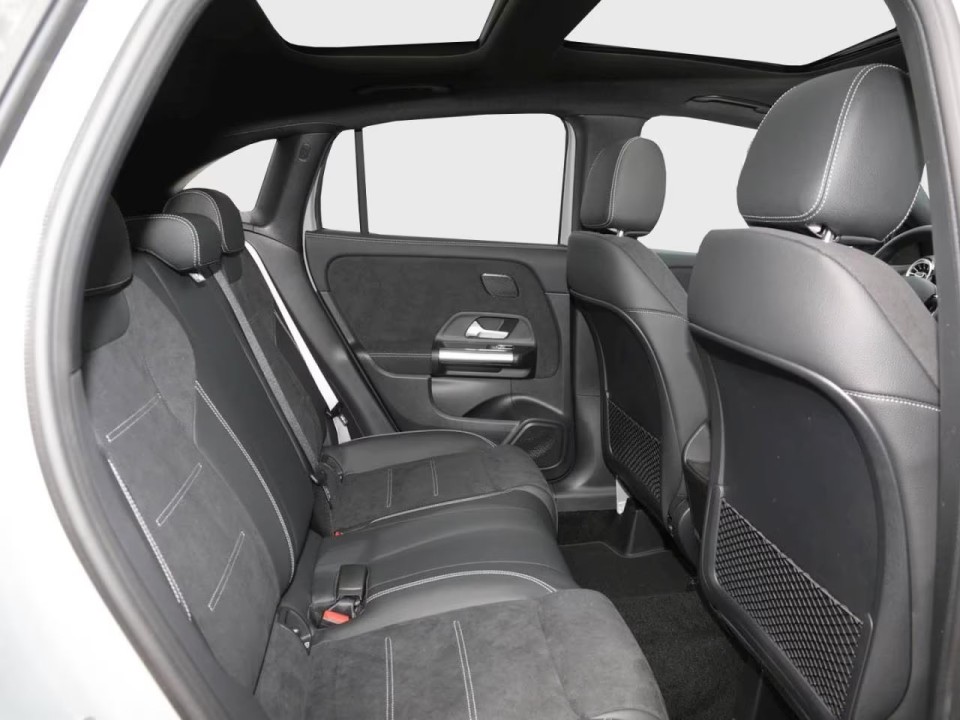 Mercedes-Benz GLA 220d 4MATIC AMG Line - foto 18