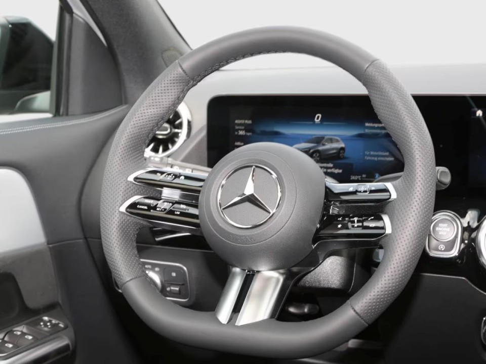 Mercedes-Benz GLA 220d 4MATIC AMG Line (5)