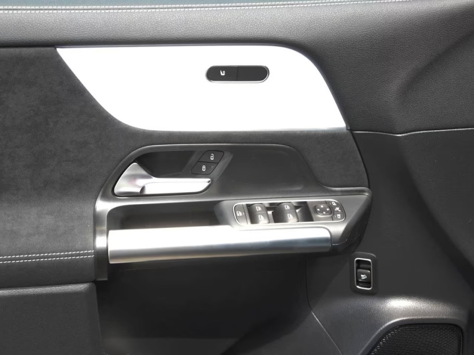 Mercedes-Benz GLA 220d 4MATIC AMG Line - foto 19