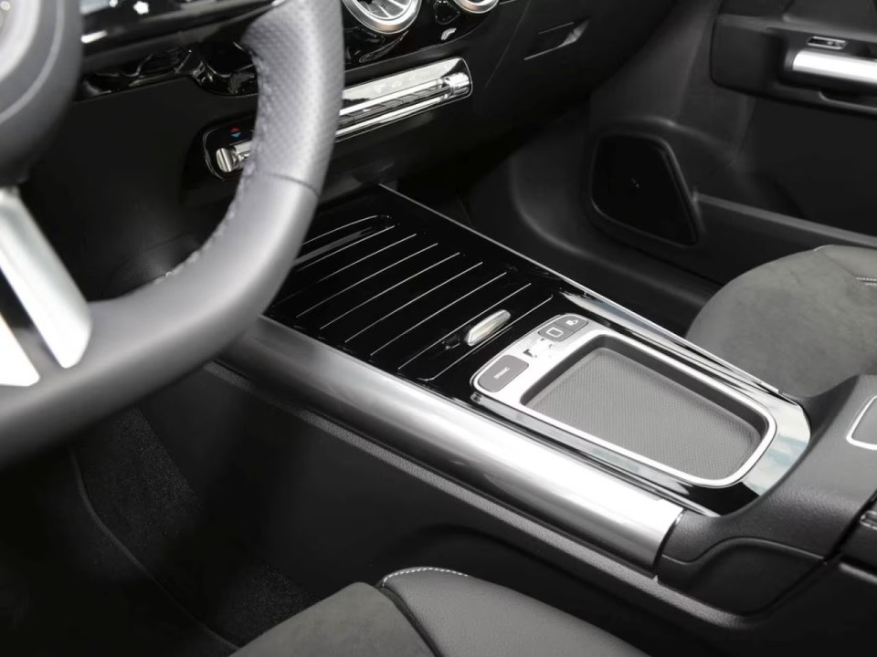 Mercedes-Benz GLA 220d 4MATIC AMG Line - foto 13