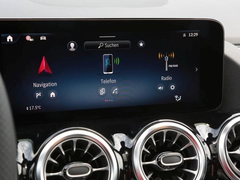 Mercedes-Benz GLA 220d 4MATIC AMG Line - foto 15