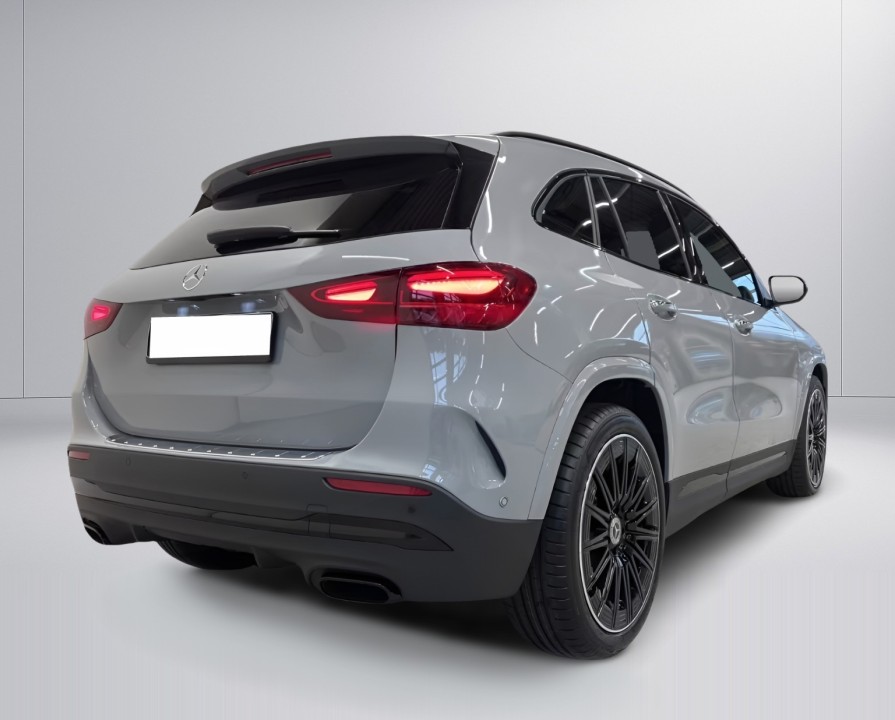 Mercedes-Benz GLA 220 4MATIC AMG Line (3)