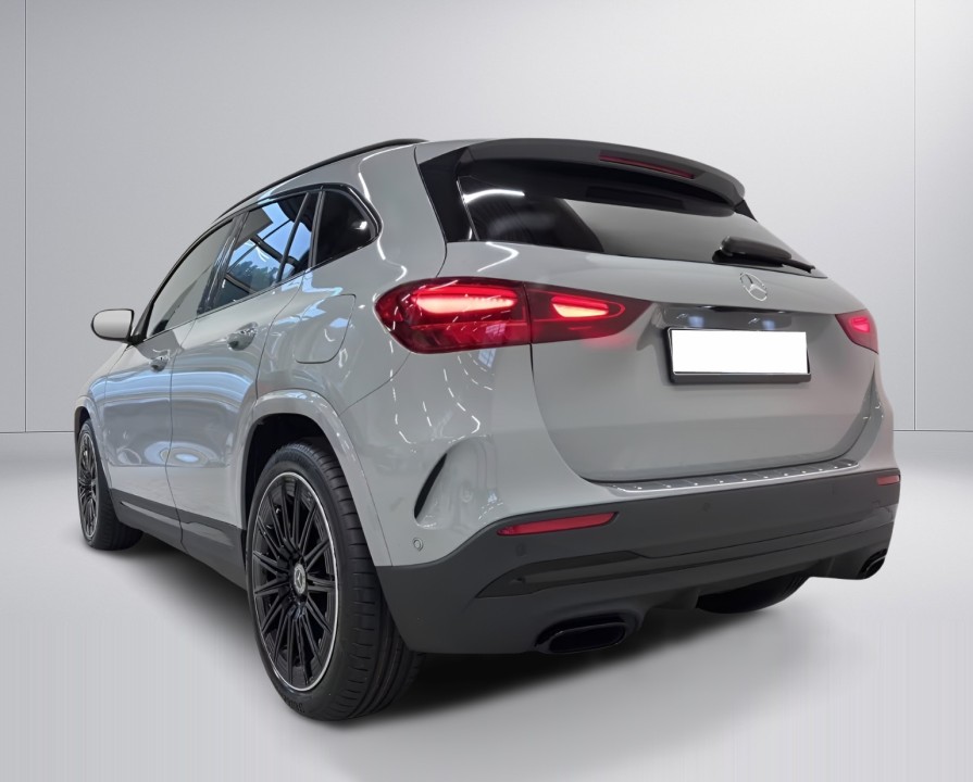 Mercedes-Benz GLA 220 4MATIC AMG Line (4)
