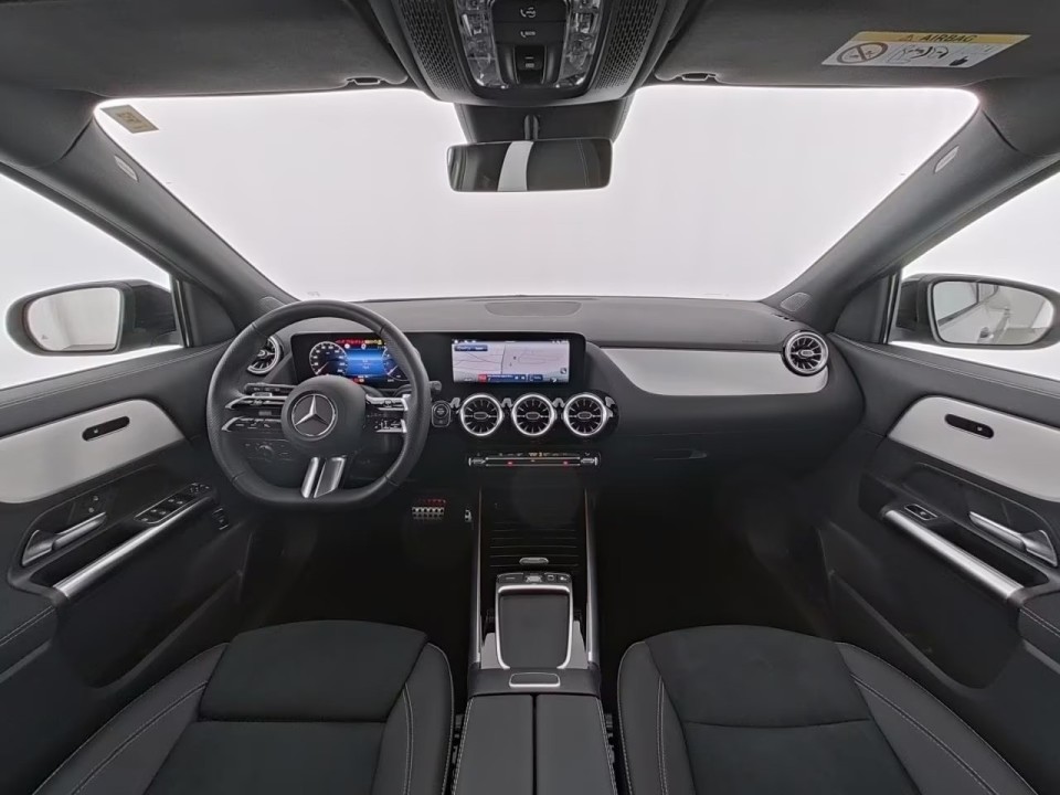 Mercedes-Benz GLA 200 AMG Line - foto 12