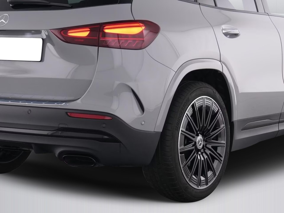 Mercedes-Benz GLA 200 AMG Line - foto 17