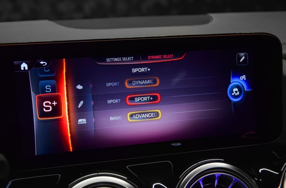 Mercedes-Benz GLA AMG 35 4MATIC - foto 16