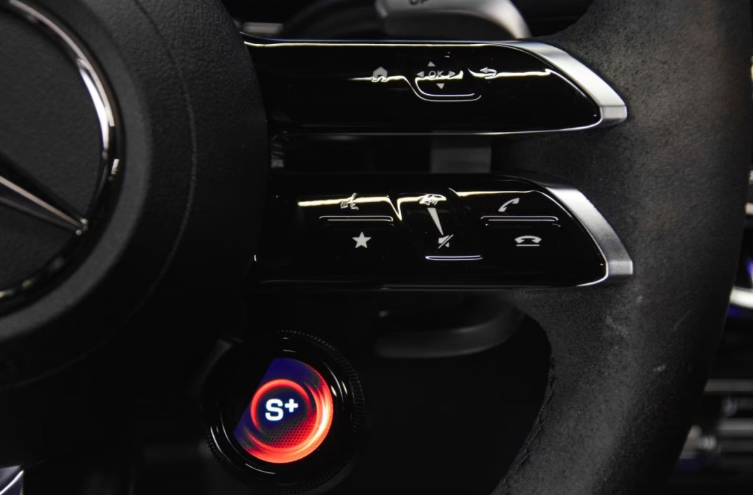 Mercedes-Benz GLA AMG 35 4MATIC - foto 12