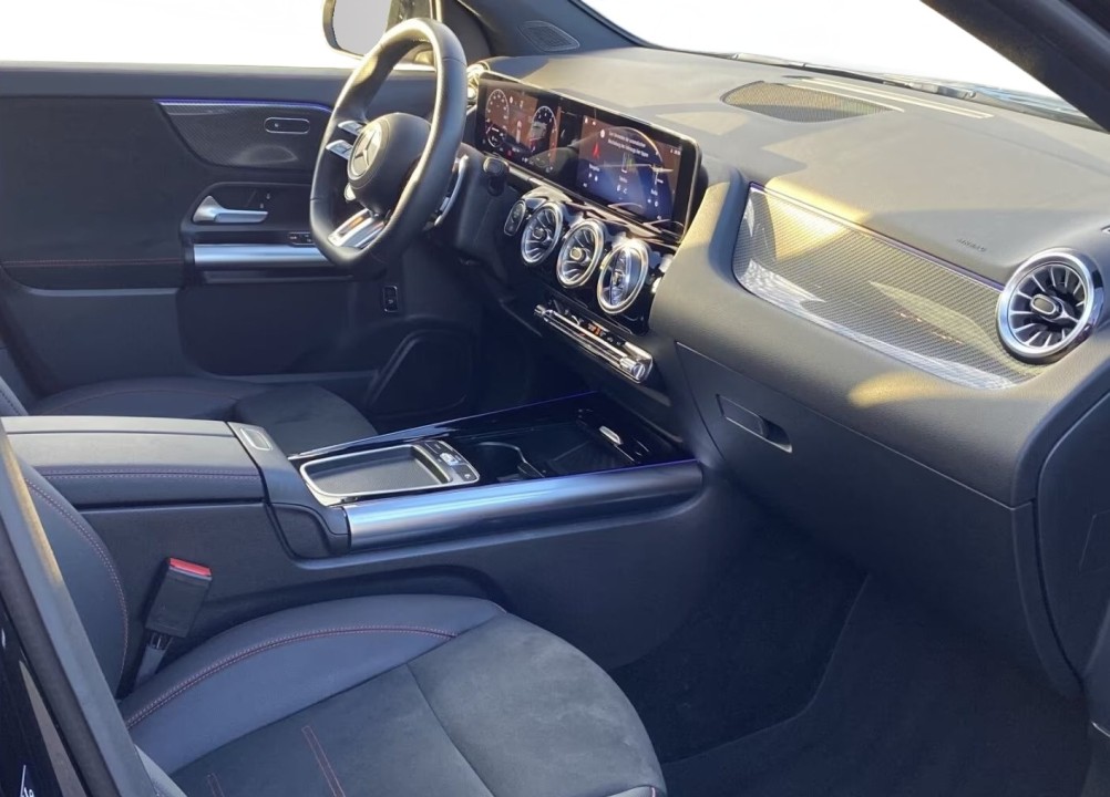 Mercedes-Benz GLA AMG 35 4MATIC - foto 11