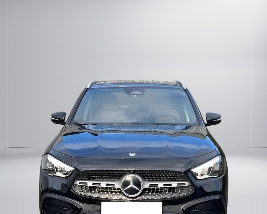 Mercedes-Benz GLA 200d 4MATIC AMG Line (2)