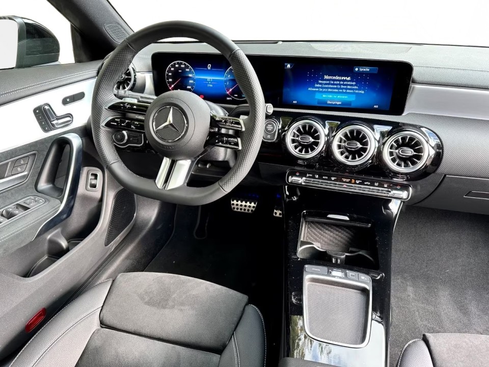 Mercedes-Benz CLA 220 4MATIC AMG Line - foto 10