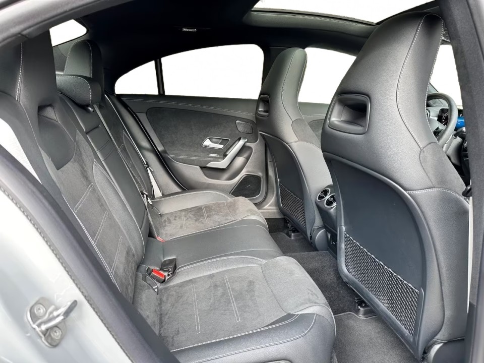 Mercedes-Benz CLA 220 4MATIC AMG Line - foto 20