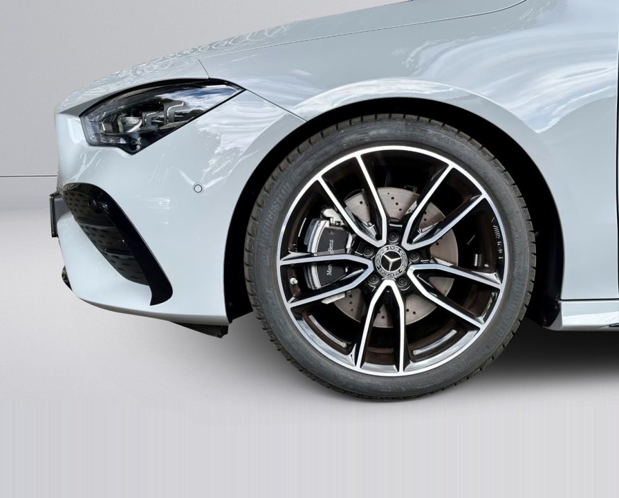 Mercedes-Benz CLA 220 4MATIC AMG Line - foto 28