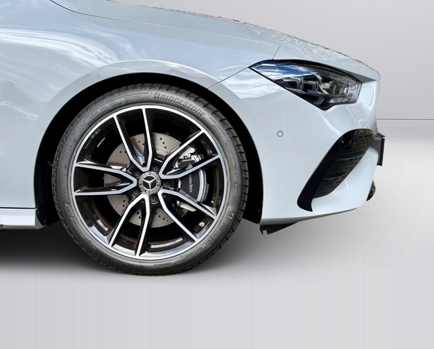 Mercedes-Benz CLA 220 4MATIC AMG Line - foto 27