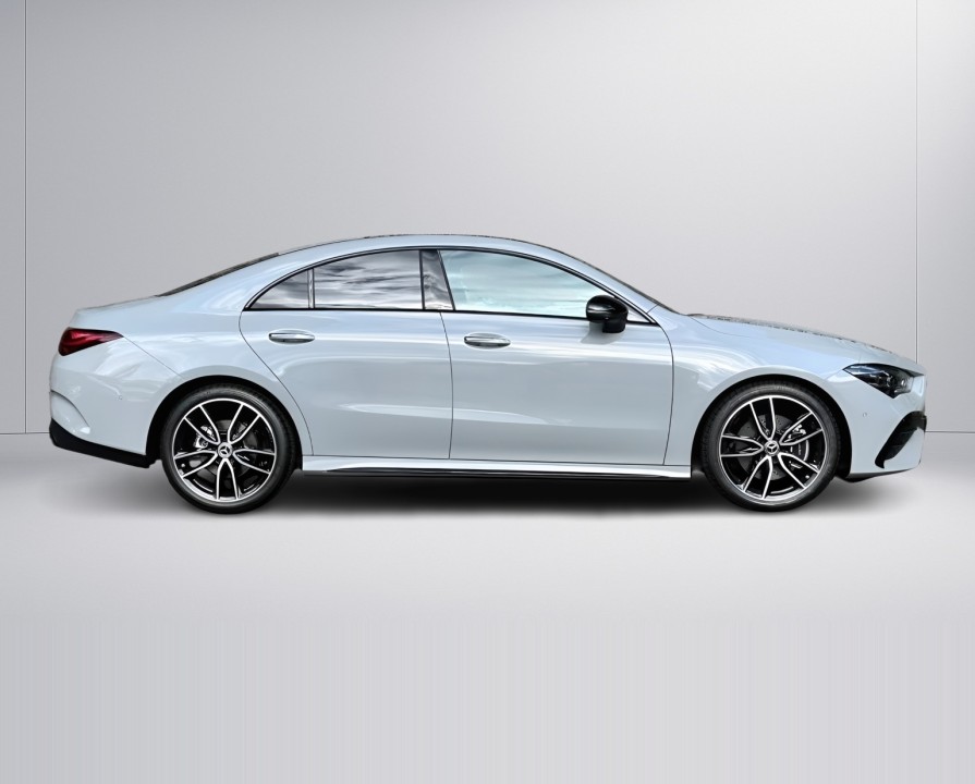 Mercedes-Benz CLA 220 4MATIC AMG Line (3)