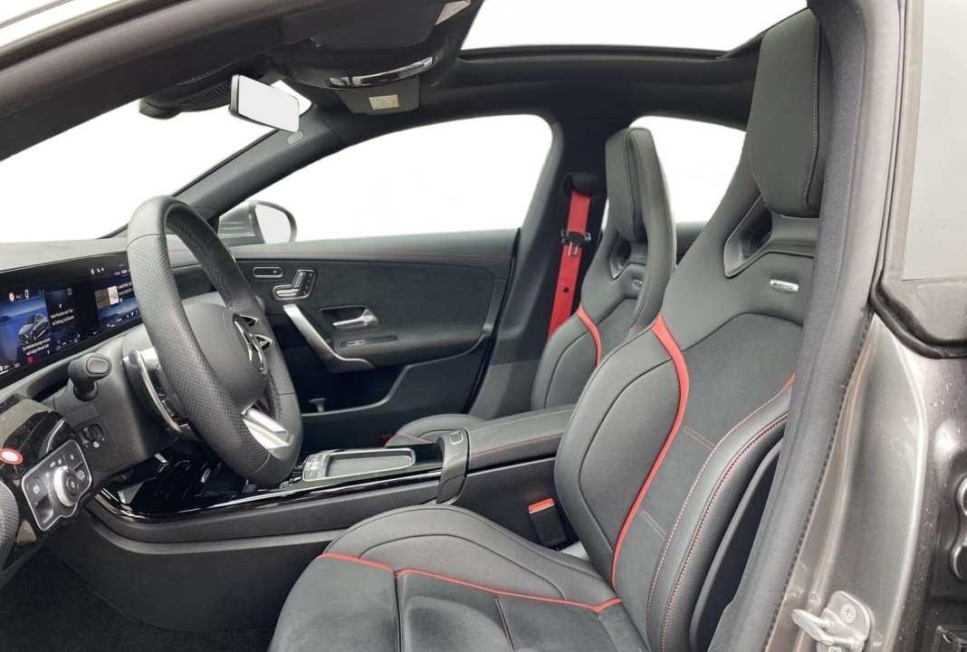 Mercedes-Benz CLA AMG 35 4MATIC - foto 12