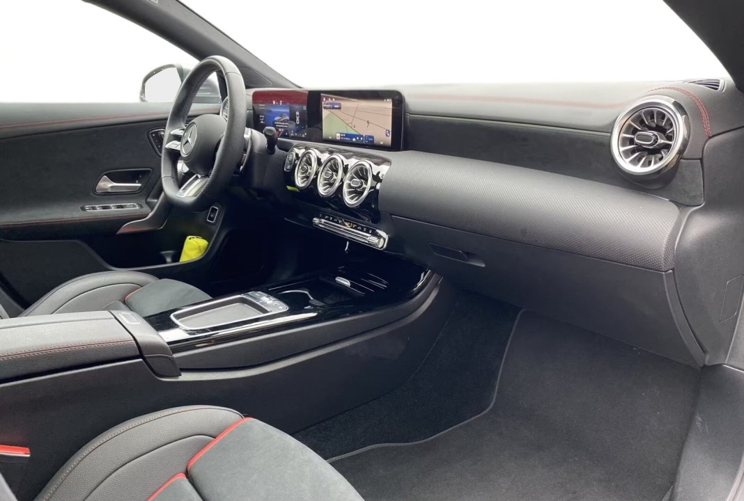 Mercedes-Benz CLA AMG 35 4MATIC - foto 13