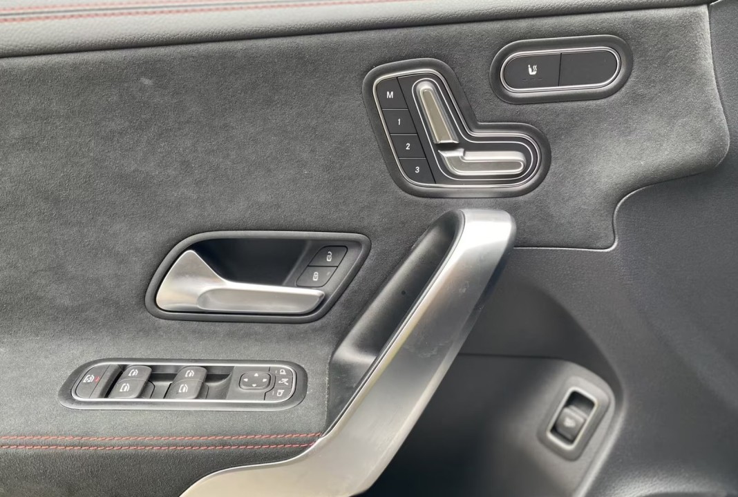 Mercedes-Benz CLA AMG 35 4MATIC - foto 16