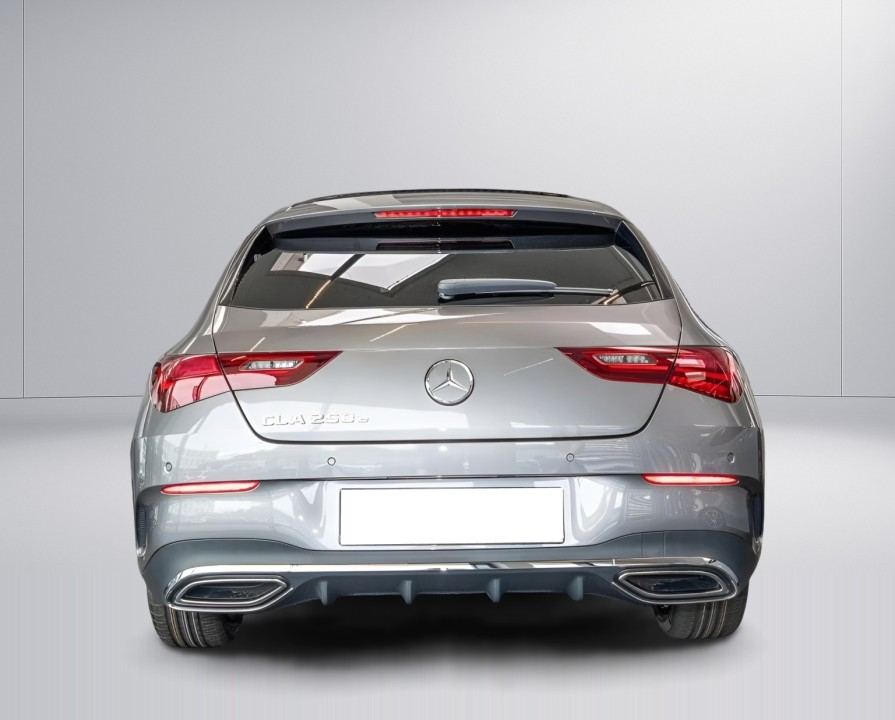 Mercedes-Benz CLA 250e AMG (3)