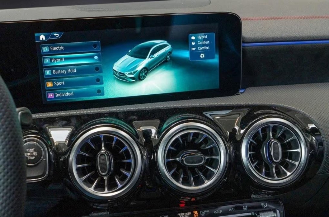 Mercedes-Benz CLA 250e AMG - foto 11