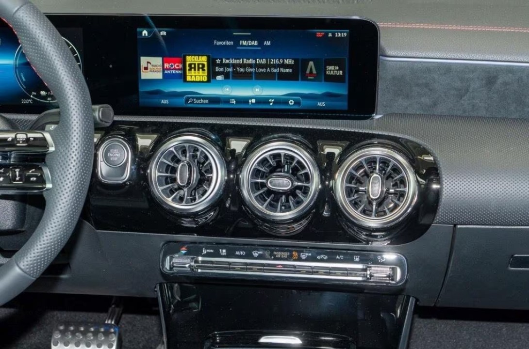 Mercedes-Benz CLA 250e AMG - foto 13