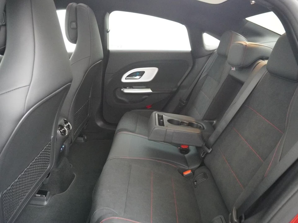 Mercedes-Benz CLA 250 EQ - foto 32