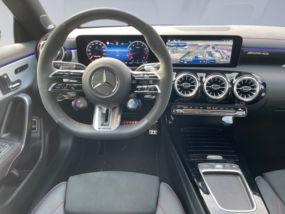 Mercedes-Benz CLA AMG 45s 4MATIC Shooting Brake - foto 7