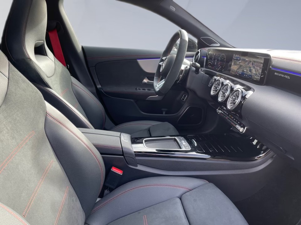 Mercedes-Benz CLA AMG 45s 4MATIC Shooting Brake - foto 10