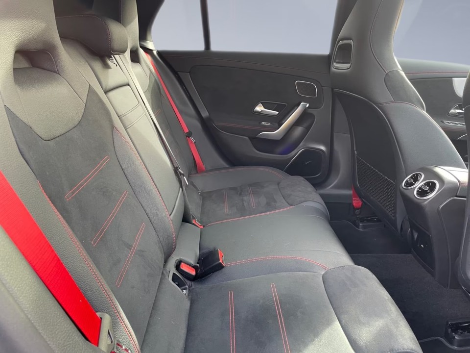 Mercedes-Benz CLA AMG 45s 4MATIC Shooting Brake - foto 13