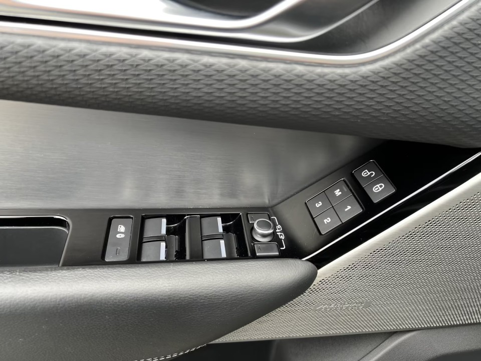 Land Rover Range Rover Velar D300 SE R-Dynamic - foto 31