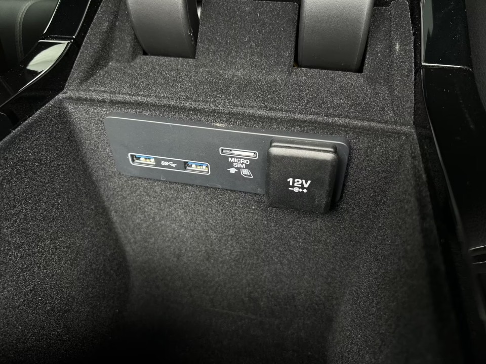 Land Rover Range Rover Velar D300 SE R-Dynamic - foto 29