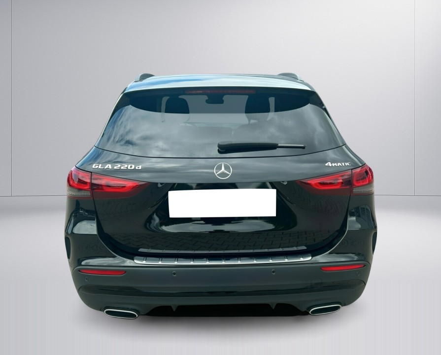 Mercedes-Benz GLA 220d 4MATIC AMG Line (4)
