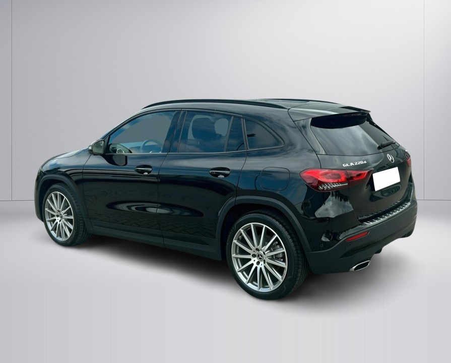 Mercedes-Benz GLA 220d 4MATIC AMG Line (5)