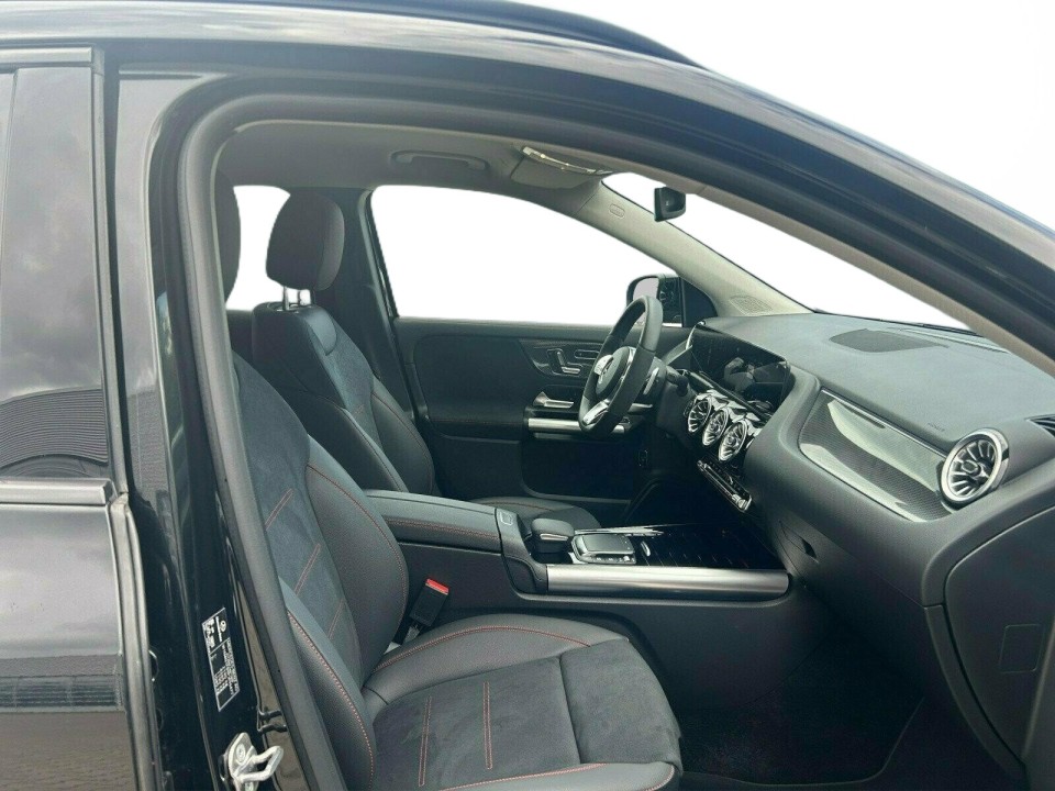 Mercedes-Benz GLA 220d 4MATIC AMG Line - foto 11