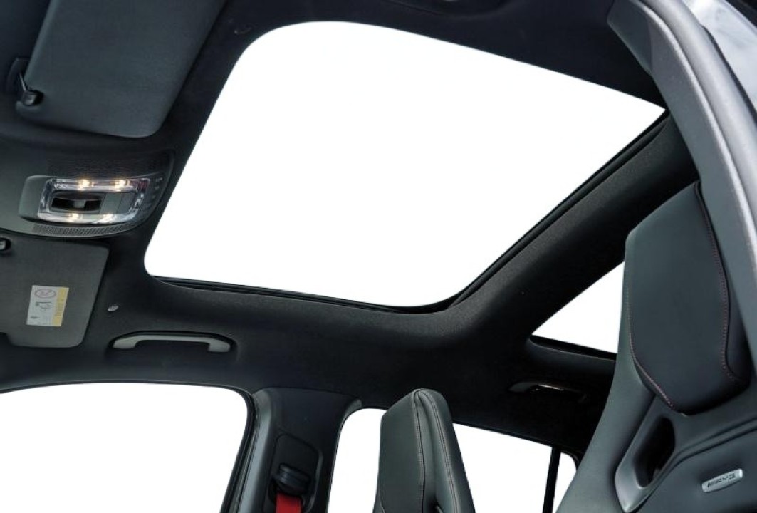 Mercedes-Benz GLA AMG 35 4MATIC - foto 11